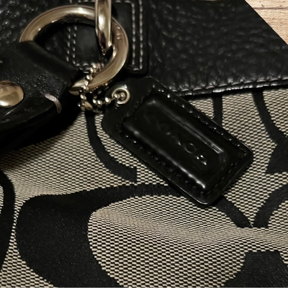 Classic COACH Shoulder Bag 13”x9”x4” Outside zip pocket Roomy. Black/deep tan. - Picture 12 of 13